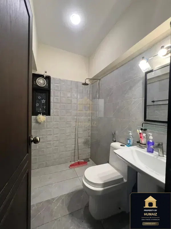 3-Bedroom Luxury Apartment (Corner, 3 Bath, Suite 38) on Al-Murtaza Commercial For Sale in DHA Phase 8 Karachi — Photograph 5