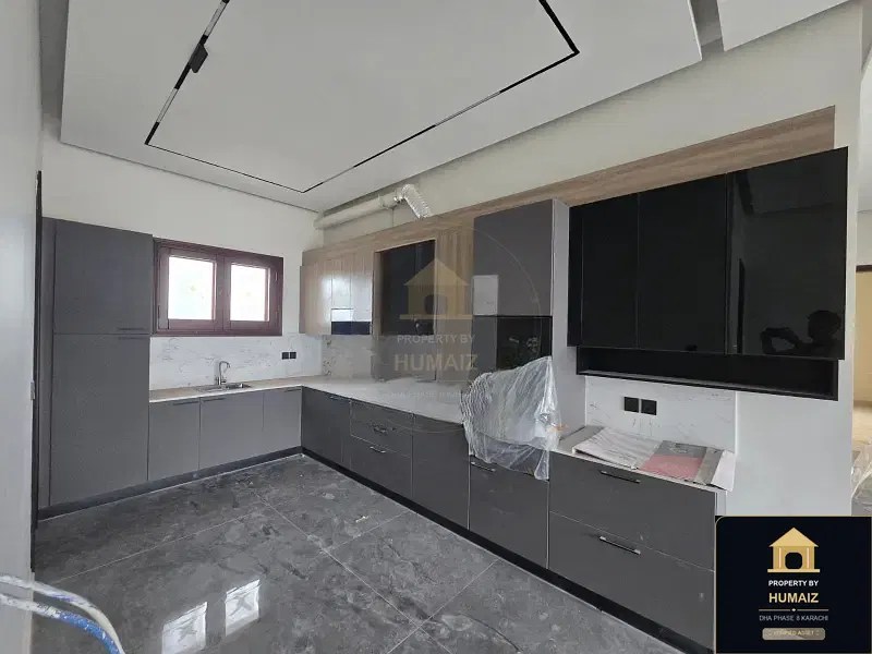 500 Sq. Yd. 6-Bedroom Luxury Villa (Basement, 7 Bath, Residence 44) in DHA Phase 8 For Sale in DHA Phase 8 Karachi — Photograph 12
