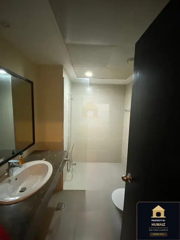 2-Bedroom Luxury Apartment (Sea Facing, 4 Bath, Suite 4) at Coral Towers For Rent in DHA Phase 8 Karachi — Photograph 9
