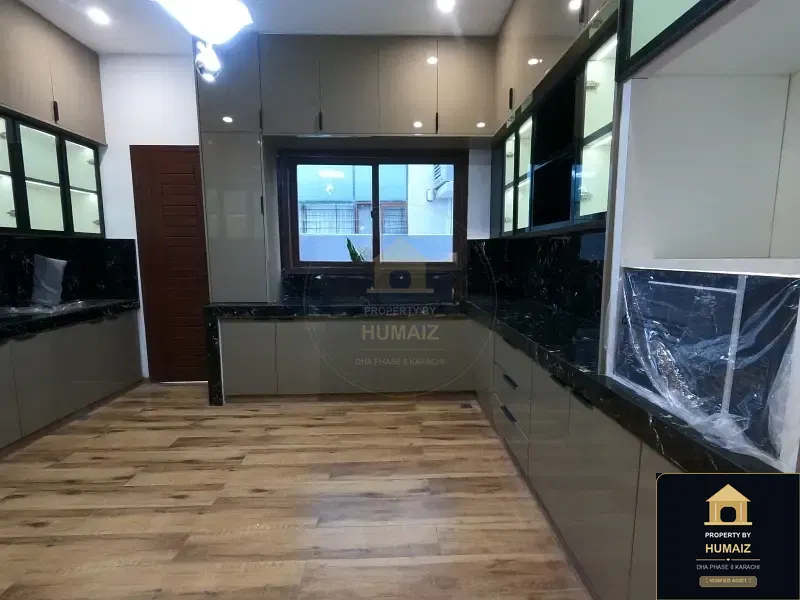 500 Sq. Yd. 6-Bedroom Luxury Villa (West Open, 6 Bath, Residence 7) in Khayaban-e-Shujaat For Sale in DHA Phase 8 Karachi — Photograph 4