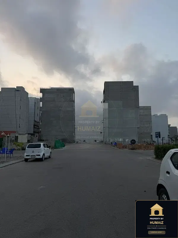 71 Sq. Yd. Commercial Retail Shop on Zulfiqar Commercial For Sale in DHA Phase 8 Karachi — Photograph 4