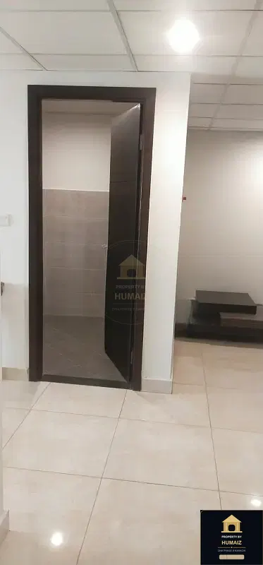 4-Bedroom Luxury Apartment (Sea Facing, 5 Bath, Suite 5) at Pearl Towers For Rent in DHA Phase 8 Karachi — Photograph 49