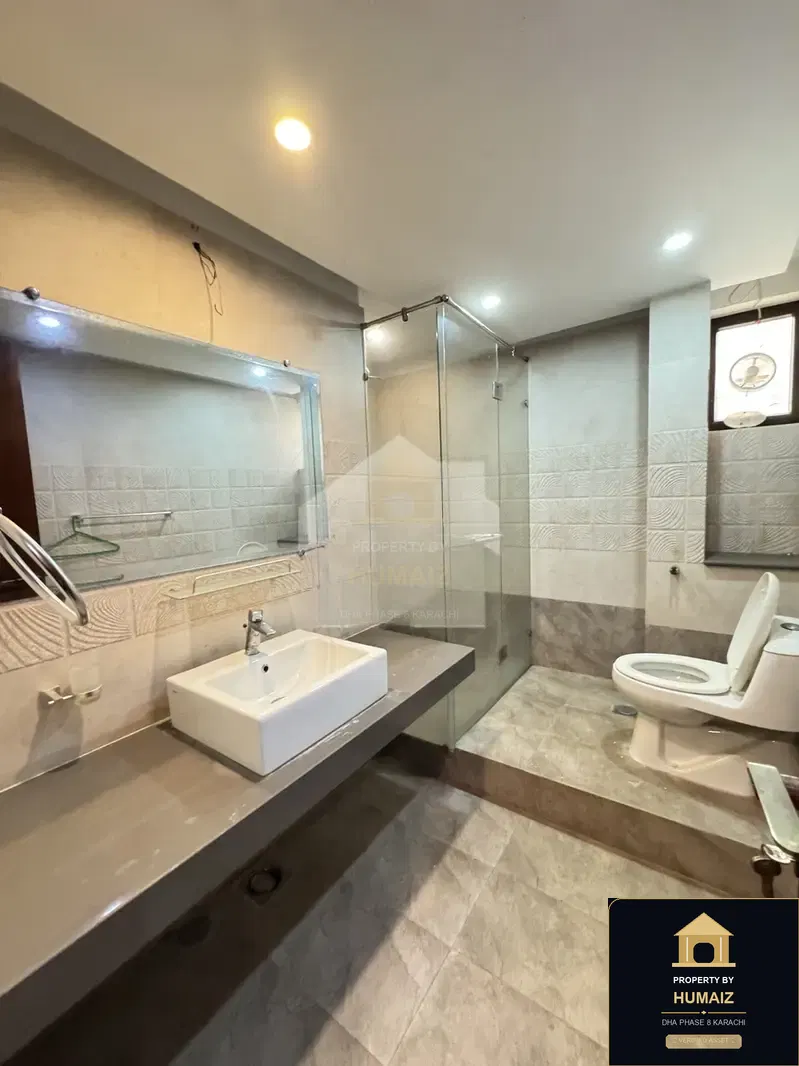 500 Sq. Yd. 6-Bedroom Luxury Villa on Khayaban-e-Ghalib For Sale in DHA Phase 8 Karachi — Photograph 17
