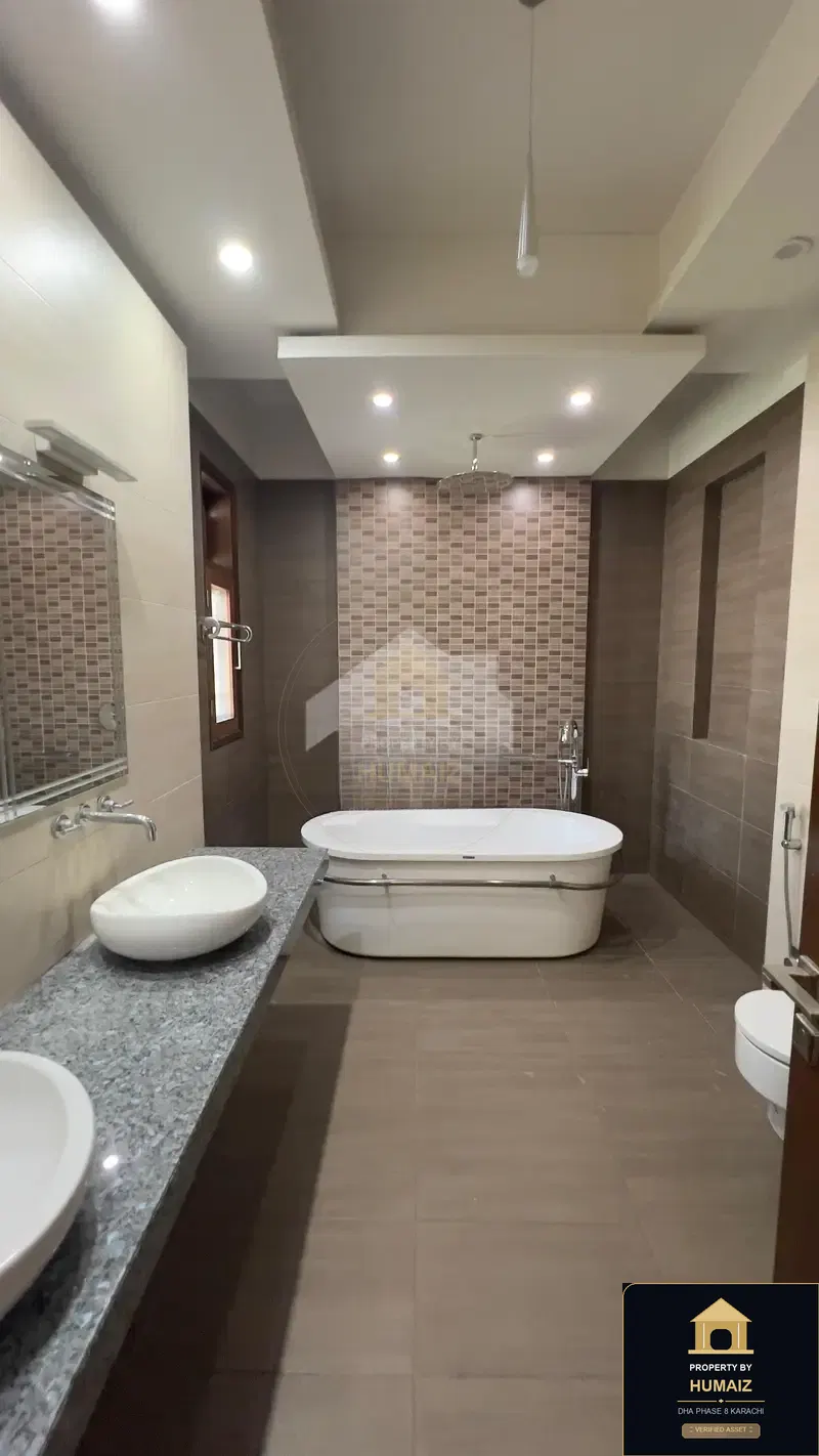 1,000 Sq. Yd. 4-Bedroom Luxury Villa in DHA Phase 8 For Rent in DHA Phase 8 Karachi — Photograph 12