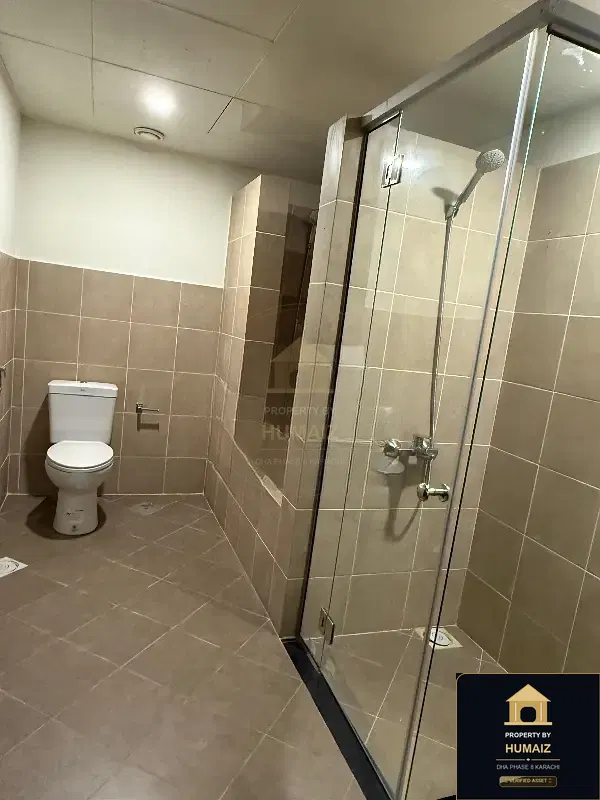 3-Bedroom Luxury Apartment (Sea Facing, 4 Bath, Suite 29) at Pearl Towers For Sale in DHA Phase 8 Karachi — Photograph 12