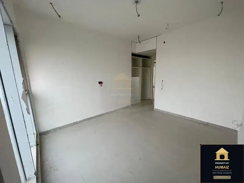 3-Bedroom Luxury Apartment (Boulevard Facing, 5 Bath, Suite 2) at Reef Towers For Sale in DHA Phase 8 Karachi — Photograph 6