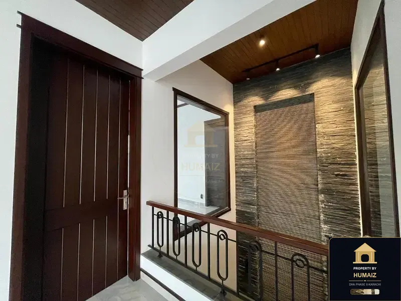 666 Sq. Yd. 6-Bedroom Luxury Villa in Khayaban-e-Bahria For Sale in DHA Phase 8 Karachi — Photograph 10