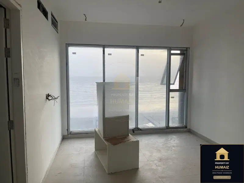3-Bedroom Luxury Apartment (Boulevard Facing, 5 Bath, Suite 3) at Reef Towers For Sale in DHA Phase 8 Karachi — Photograph 4