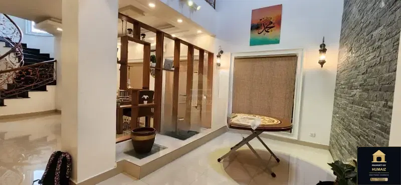 500 Sq. Yd. 5-Bedroom Luxury Villa (6 Bath, Residence 6) in DHA Phase 8 For Sale in DHA Phase 8 Karachi — Photograph 2