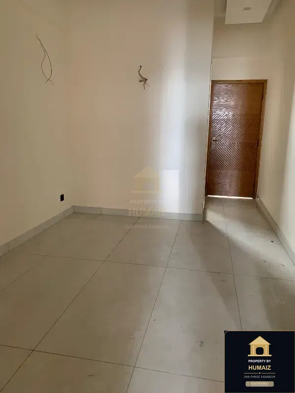 2-Bedroom Luxury Apartment (Brand New, 2 Bath, Suite 2) on Zulfiqar Commercial For Sale in DHA Phase 8 Karachi — Photograph 3