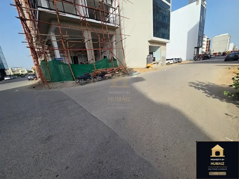 83 Sq. Yd. Commercial Retail Shop (Corner, 1 Bath, Unit 1) on Zulfiqar Commercial For Rent in DHA Phase 8 Karachi — Photograph 2