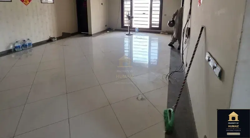 3-Bedroom Upper/Lower Portion (Brand New, 4 Bath, Unit 28) in DHA Phase 8 For Rent in DHA Phase 8 Karachi — Photograph 8