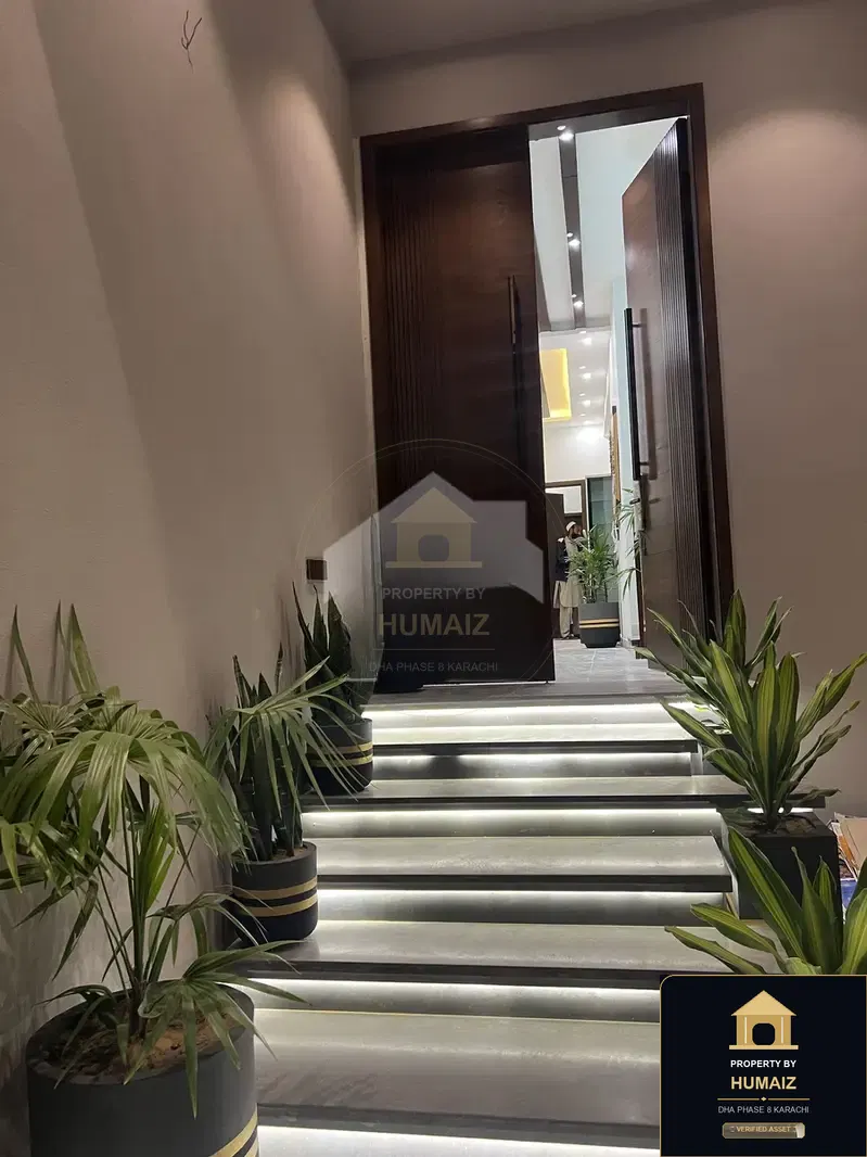 300 Sq. Yd. 6-Bedroom Luxury Villa (West Open, 6 Bath, Residence 3) in DHA Phase 8 For Sale in DHA Phase 8 Karachi — Photograph 7
