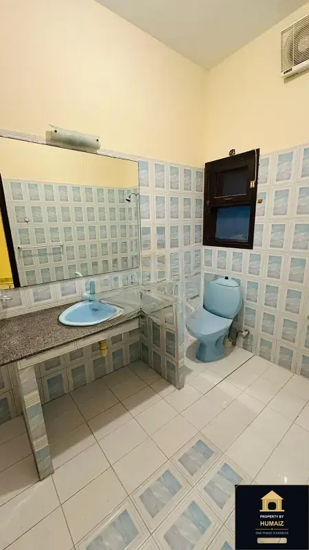 4-Bedroom Upper/Lower Portion (5 Bath, Unit 2) in DHA Phase 8 For Rent in DHA Phase 8 Karachi — Photograph 6