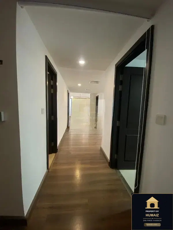 3-Bedroom Luxury Apartment (Sea Facing, 3 Bath, Suite 3) at Pearl Towers For Sale in DHA Phase 8 Karachi — Photograph 4
