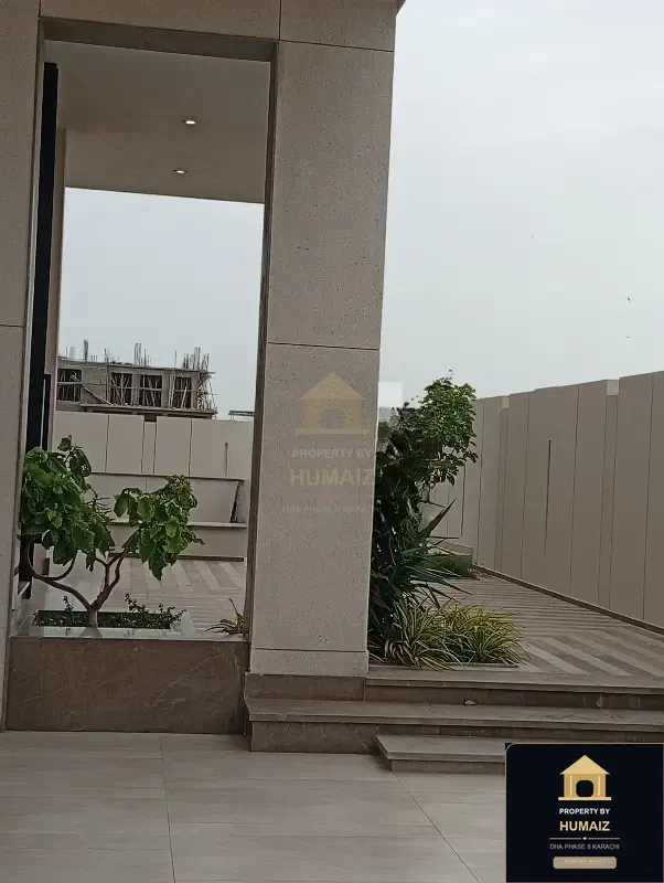 111 Sq. Yd. 7-Bedroom Luxury Villa on Khayaban-e-Ittehad For Sale in DHA Phase 8 Karachi — Photograph 3