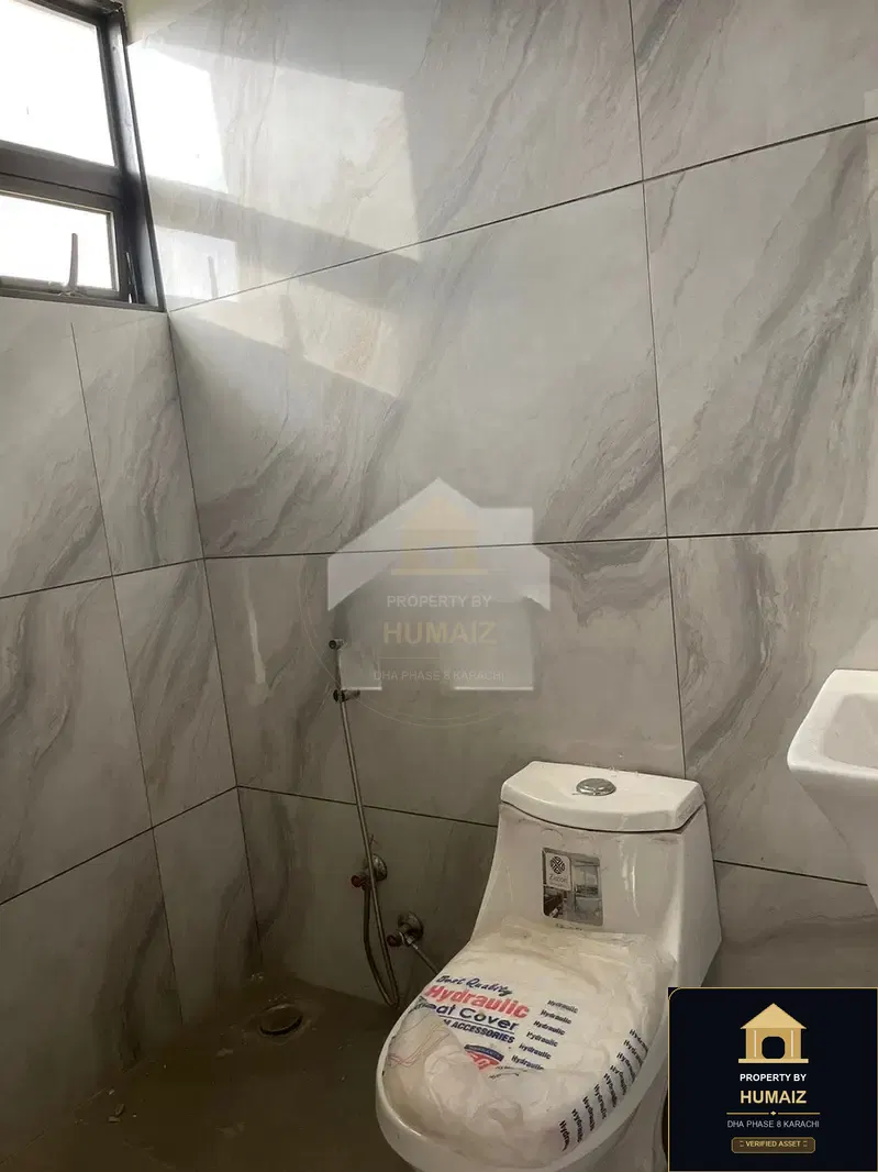 3-Bedroom Luxury Apartment (Boulevard Facing, 4 Bath, Suite 5) in DHA Phase 8 For Sale in DHA Phase 8 Karachi — Photograph 5