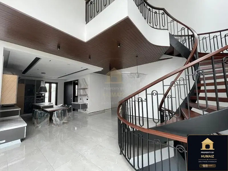 666 Sq. Yd. 6-Bedroom Luxury Villa in Khayaban-e-Bahria For Sale in DHA Phase 8 Karachi — Photograph 5