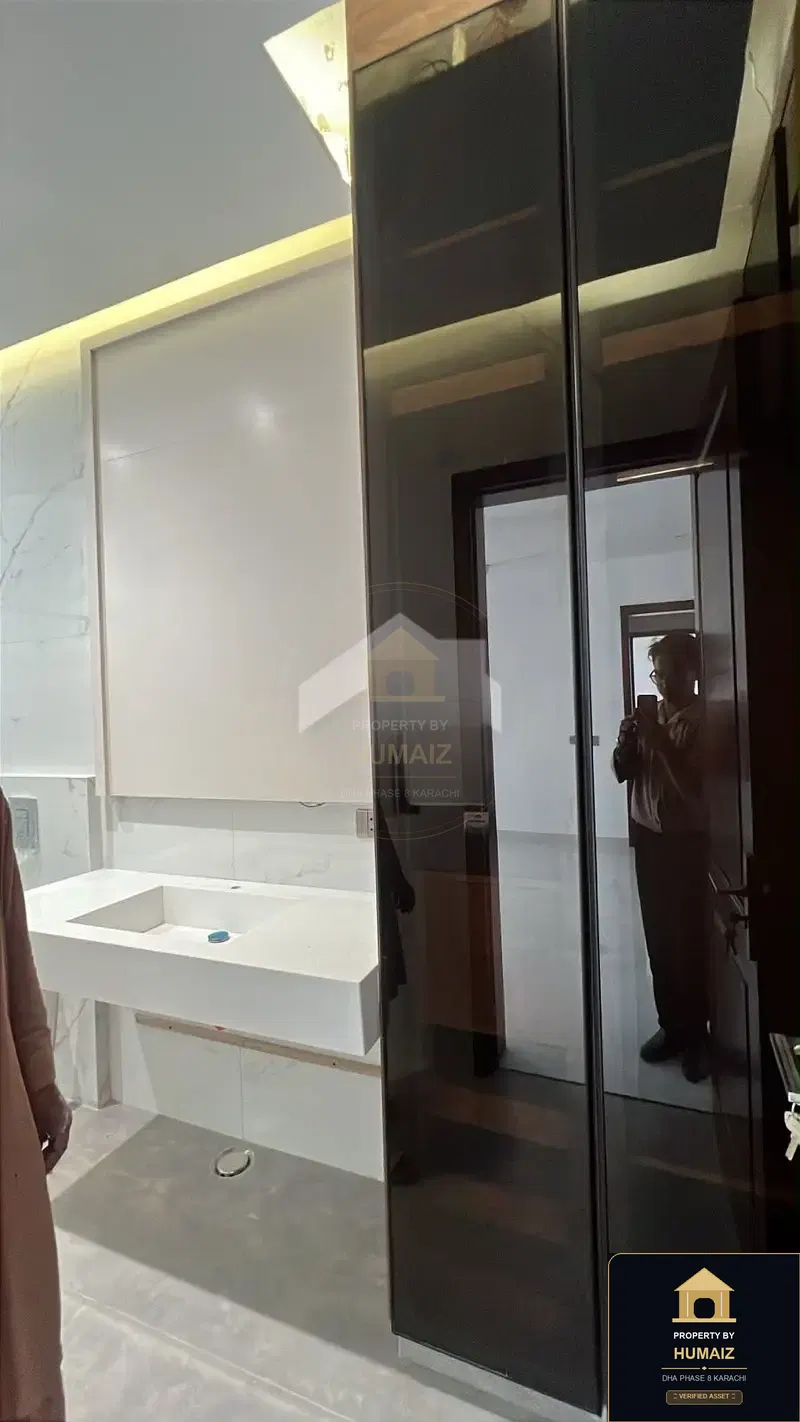 500 Sq. Yd. 6-Bedroom Luxury Villa (Basement, 6 Bath, Residence 5) on Zulfiqar Commercial For Sale in DHA Phase 8 Karachi — Photograph 9