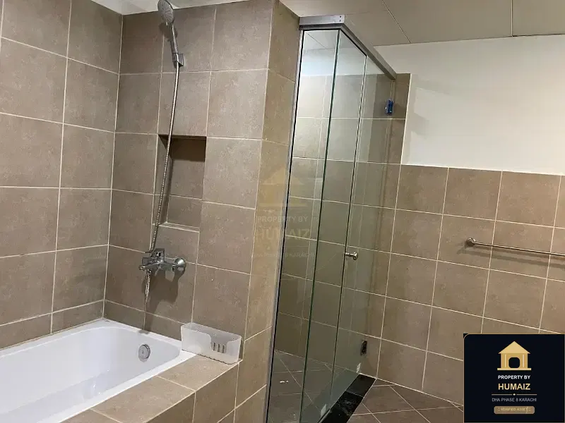 3-Bedroom Luxury Apartment (Sea Facing, 4 Bath, Suite 23) at Pearl Towers For Rent in DHA Phase 8 Karachi — Photograph 11