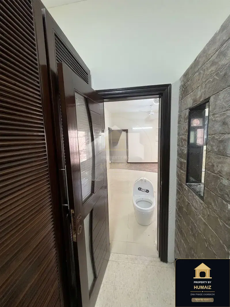 4-Bedroom Upper/Lower Portion (5 Bath, Unit 12) in DHA Phase 8 For Rent in DHA Phase 8 Karachi — Photograph 15