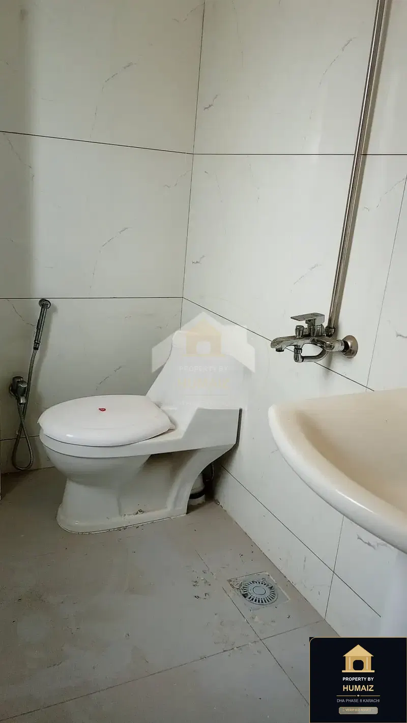 3-Bedroom Luxury Apartment (Brand New, 3 Bath, Suite 12) in DHA Phase 8 For Sale in DHA Phase 8 Karachi — Photograph 5