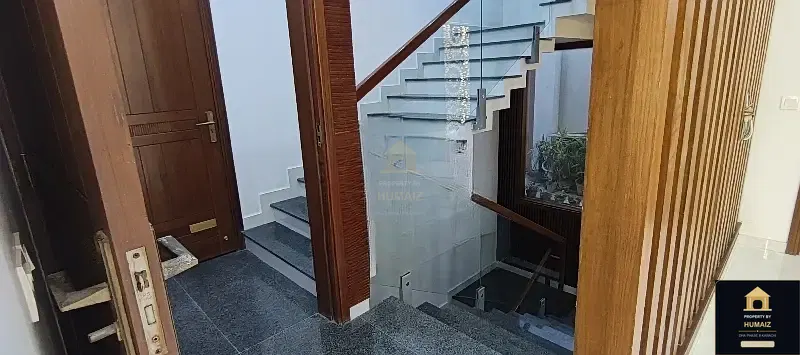 600 Sq. Yd. 7-Bedroom Luxury Villa in Zone A For Sale in DHA Phase 8 Karachi — Photograph 19