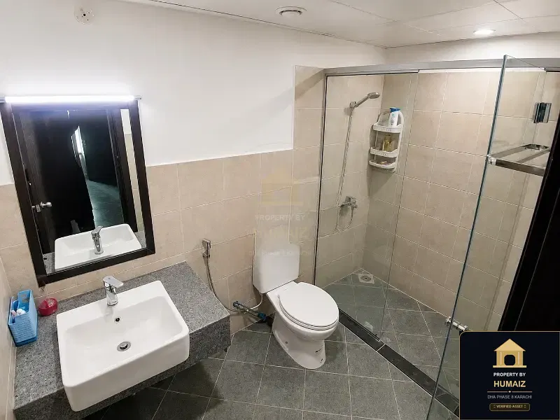 4-Bedroom Luxury Apartment (Sea Facing, 5 Bath, Suite 4) at Pearl Towers For Rent in DHA Phase 8 Karachi — Photograph 15
