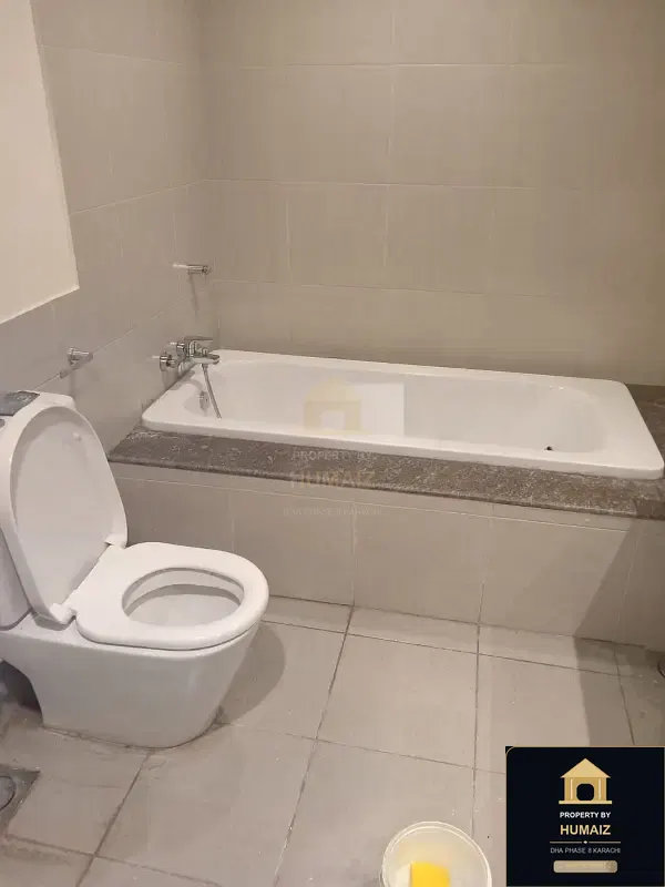 3-Bedroom Luxury Apartment (Sea Facing, 3 Bath, Suite 6) at Coral Towers For Sale in DHA Phase 8 Karachi — Photograph 8