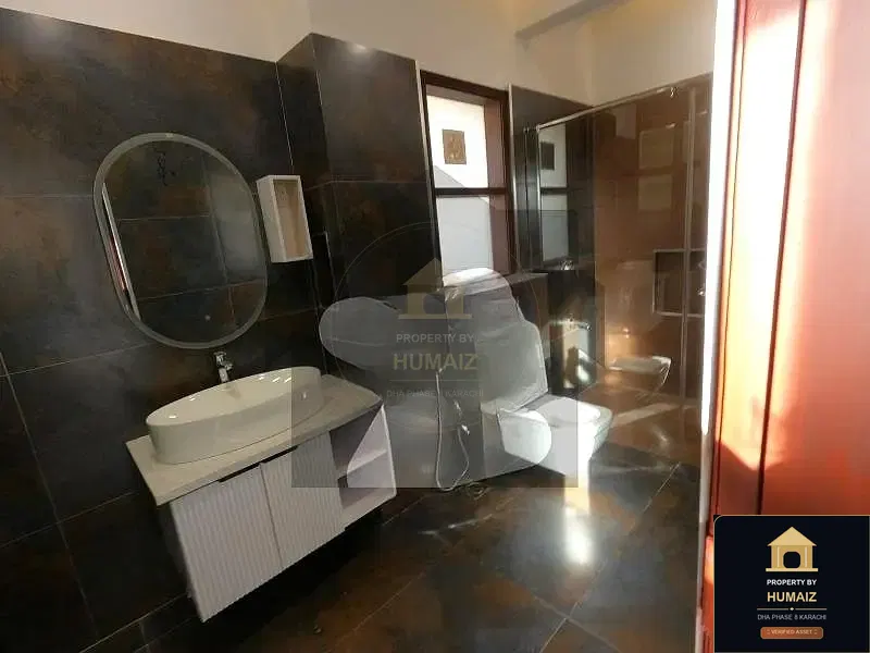 500 Sq. Yd. 6-Bedroom Luxury Villa (West Open, 6 Bath, Residence 8) in Khayaban-e-Shujaat For Sale in DHA Phase 8 Karachi — Photograph 6