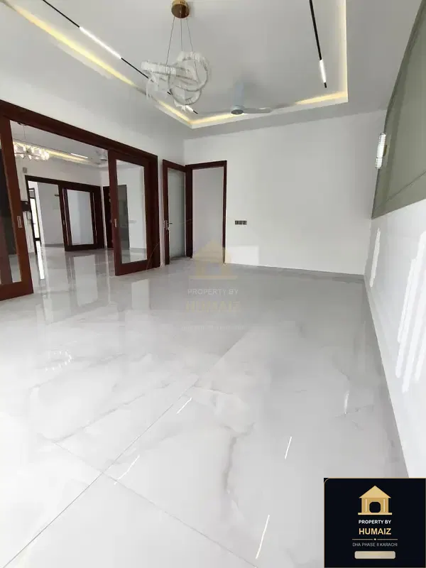 500 Sq. Yd. 7-Bedroom Luxury Villa in Khayaban-e-Bahria For Sale in DHA Phase 8 Karachi — Photograph 17