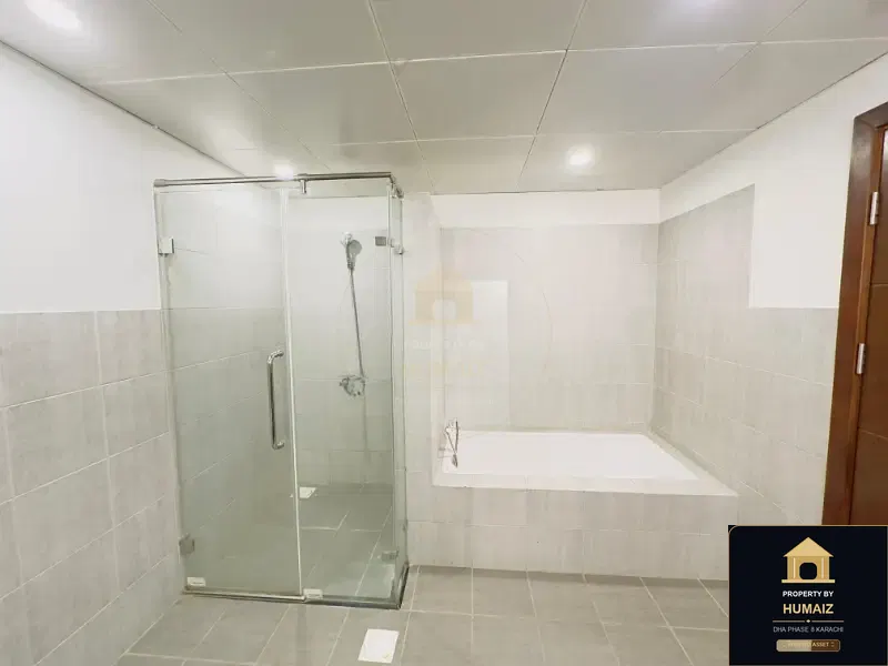 3-Bedroom Luxury Apartment (Sea Facing, 5 Bath, Suite 3) at Pearl Towers For Rent in DHA Phase 8 Karachi — Photograph 26