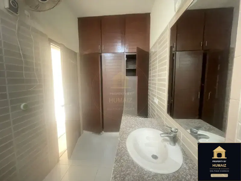 3-Bedroom Upper/Lower Portion (3 Bath, Unit 96) in DHA Phase 8 For Rent in DHA Phase 8 Karachi — Photograph 11
