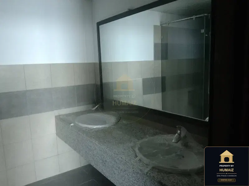 3-Bedroom Luxury Apartment (4 Bath, Suite 26) at Pearl Towers For Sale in DHA Phase 8 Karachi — Photograph 16