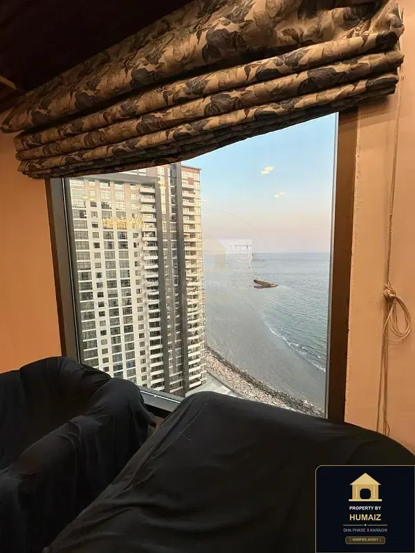 3-Bedroom Luxury Apartment (Boulevard Facing, 3 Bath, Suite 8) at Pearl Towers For Sale in DHA Phase 8 Karachi — Photograph 4