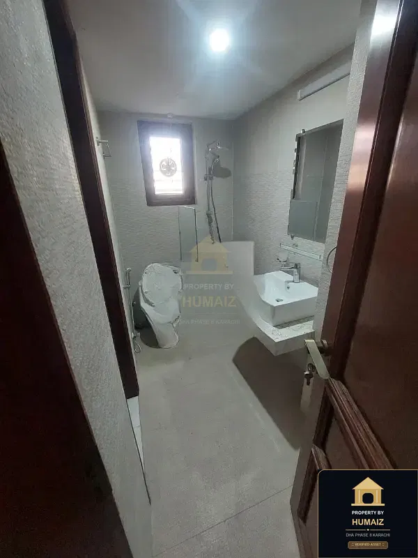 500 Sq. Yd. 6-Bedroom Luxury Villa (Basement, 6 Bath, Residence 3) on Zulfiqar Commercial For Rent in DHA Phase 8 Karachi — Photograph 7