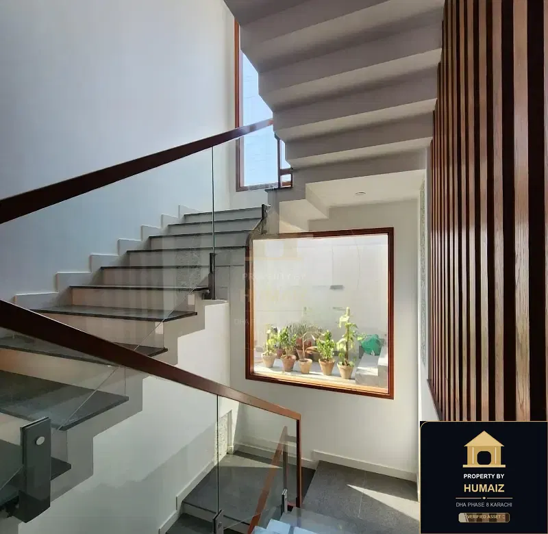 500 Sq. Yd. 8-Bedroom Luxury Villa in Zone A For Sale in DHA Phase 8 Karachi — Photograph 3