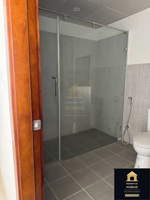 Luxury Penthouse Suite at Emaar Oceanfront For Sale in DHA Phase 8 Karachi — Photograph 10