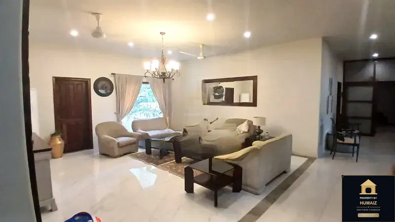 1,000 Sq. Yd. 7-Bedroom Luxury Villa (Basement, 7 Bath, Residence 4) in DHA Phase 8 For Sale in DHA Phase 8 Karachi — Photograph 12