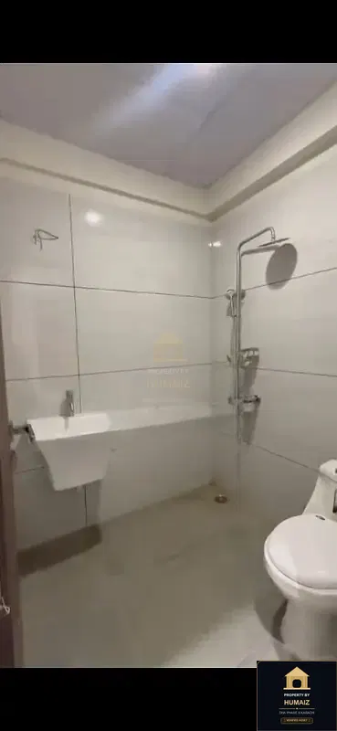 2-Bedroom Luxury Apartment (2 Bath, Suite 3) on Al-Murtaza Commercial For Rent in DHA Phase 8 Karachi — Photograph 5