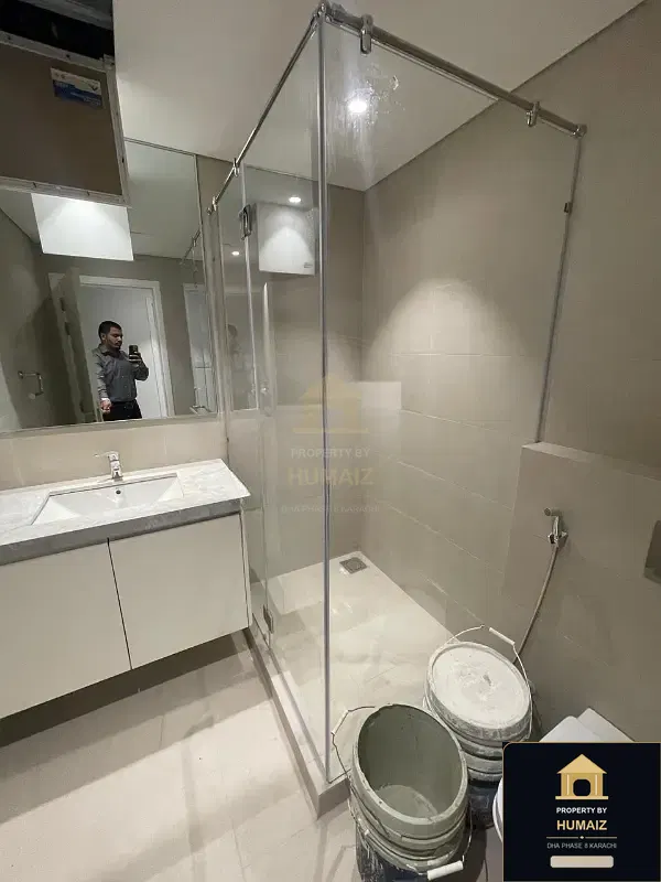 3-Bedroom Luxury Apartment (Sea Facing, 5 Bath, Suite 6) at The Views For Sale in DHA Phase 8 Karachi — Photograph 3