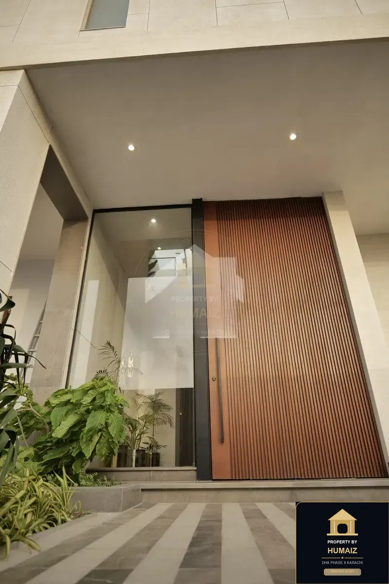 1,000 Sq. Yd. 7-Bedroom Luxury Villa in Khayaban-e-Bahria For Sale in DHA Phase 8 Karachi — Photograph 10