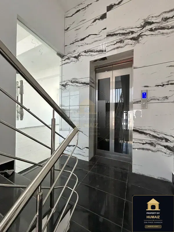 115 Sq. Yd. Corporate Office Space in DHA Phase 8 For Rent in DHA Phase 8 Karachi — Photograph 3