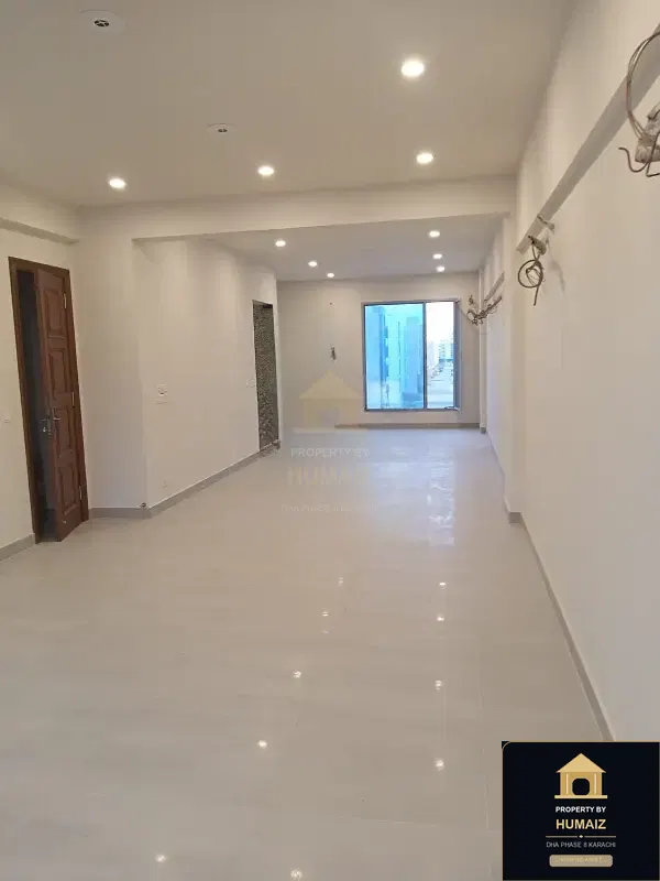 111 Sq. Yd. Corporate Office Space (1 Bath, Unit 1) on Al-Murtaza Commercial For Rent in DHA Phase 8 Karachi — Photograph 2