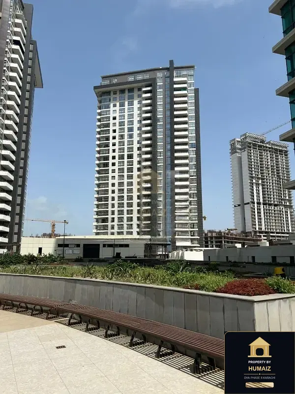 3-Bedroom Luxury Apartment (4 Bath, Suite 4) at Reef Towers For Sale in DHA Phase 8 Karachi — Photograph 2