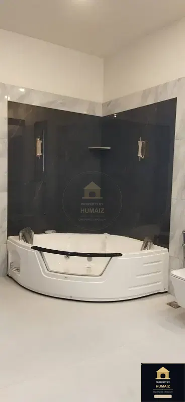 500 Sq. Yd. 6-Bedroom Luxury Villa (Basement, 6 Bath, Residence 45) in DHA Phase 8 For Sale in DHA Phase 8 Karachi — Photograph 11