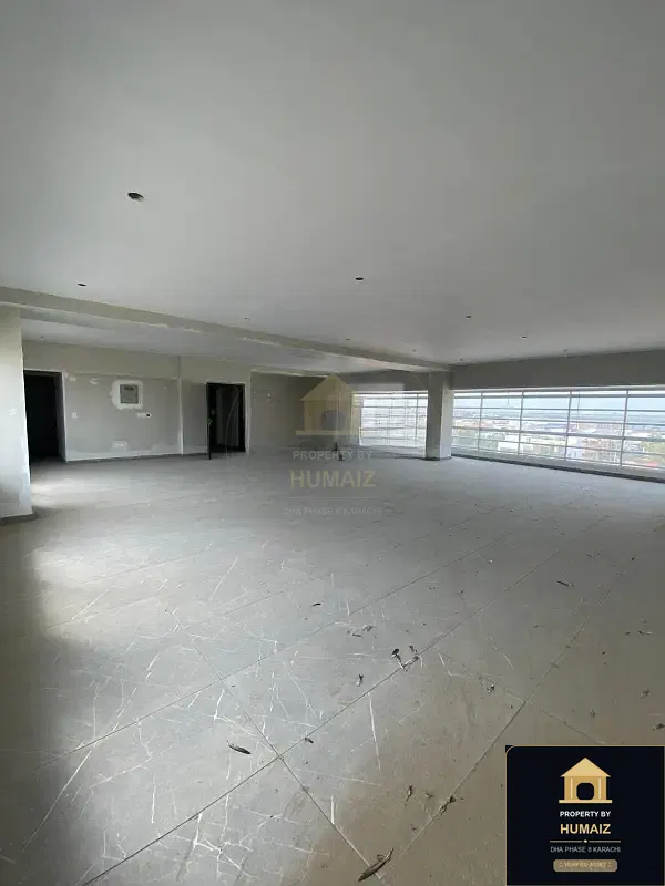225 Sq. Yd. Corporate Office Space on Zulfiqar Commercial For Rent in DHA Phase 8 Karachi — Photograph 2