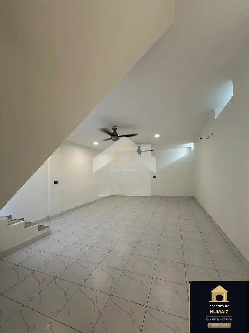 666 Sq. Yd. 6-Bedroom Luxury Villa (Basement, 7 Bath, Residence 10) in DHA Phase 8 For Sale in DHA Phase 8 Karachi — Photograph 15