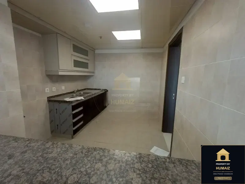 4-Bed Luxury Penthouse (Sea Facing, 5 Bath, Suite 1) at Pearl Towers For Rent in DHA Phase 8 Karachi — Photograph 9