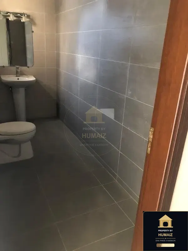 120 Sq. Yd. 4-Bedroom Luxury Villa (Basement, 4 Bath, Residence 1) in DHA Phase 8 For Rent in DHA Phase 8 Karachi — Photograph 4